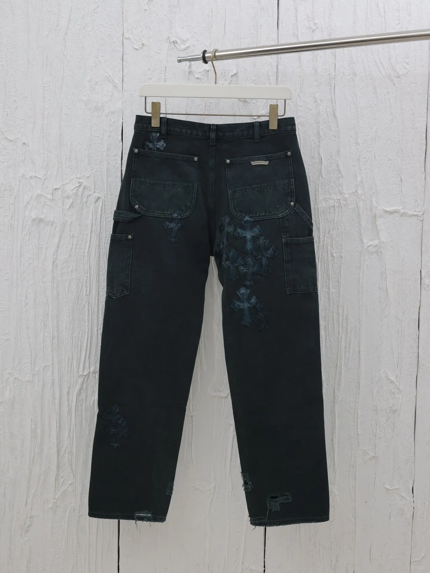 🅿️560 Come Heart*/Cro Heart Ch Starry Sky Cross Genuine Leather Patch Work Jeans. The washing process uses a combination of multiple processes such as heavy fermentation, washing and frying, spraying with horse and so on. Genuine leather patches, straight hem design, frayed feet, and accessories and hardware all customized in matching colors to achieve perfect consistency.  Size: 31/32/33/34